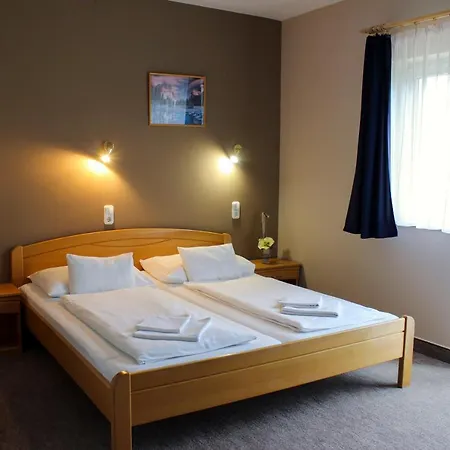Lidia Hotel 3*