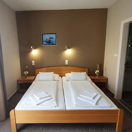 Lidia Hotel 3*
